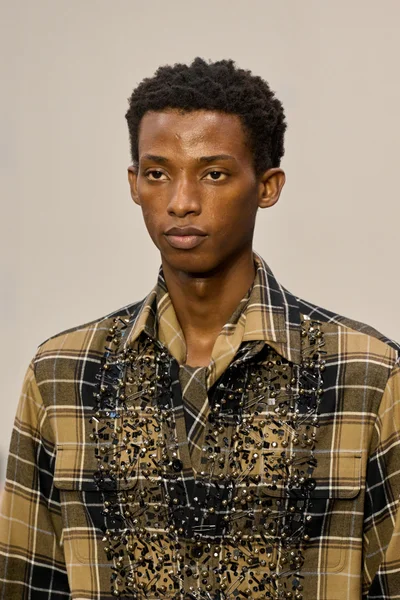 Look 77